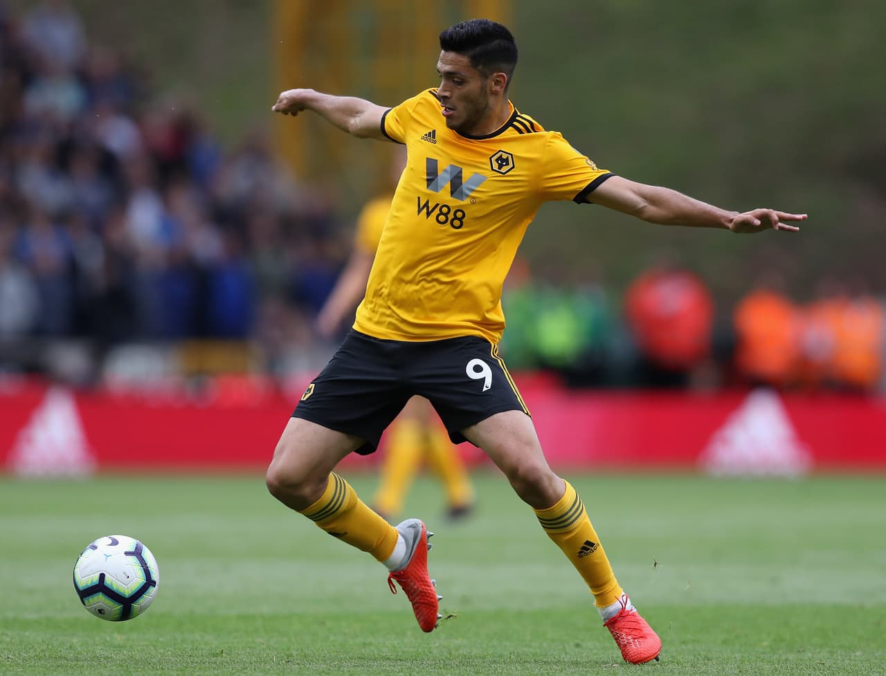 <b>Raúl Jiménez: </b>marcó en el debut de la Premier y luego tuvo un buen partido en el empate ante el Manchester City. Ahora, con el Wolverhampton visita a un alicaído West Ham United del 'Chicharito' Hernández.