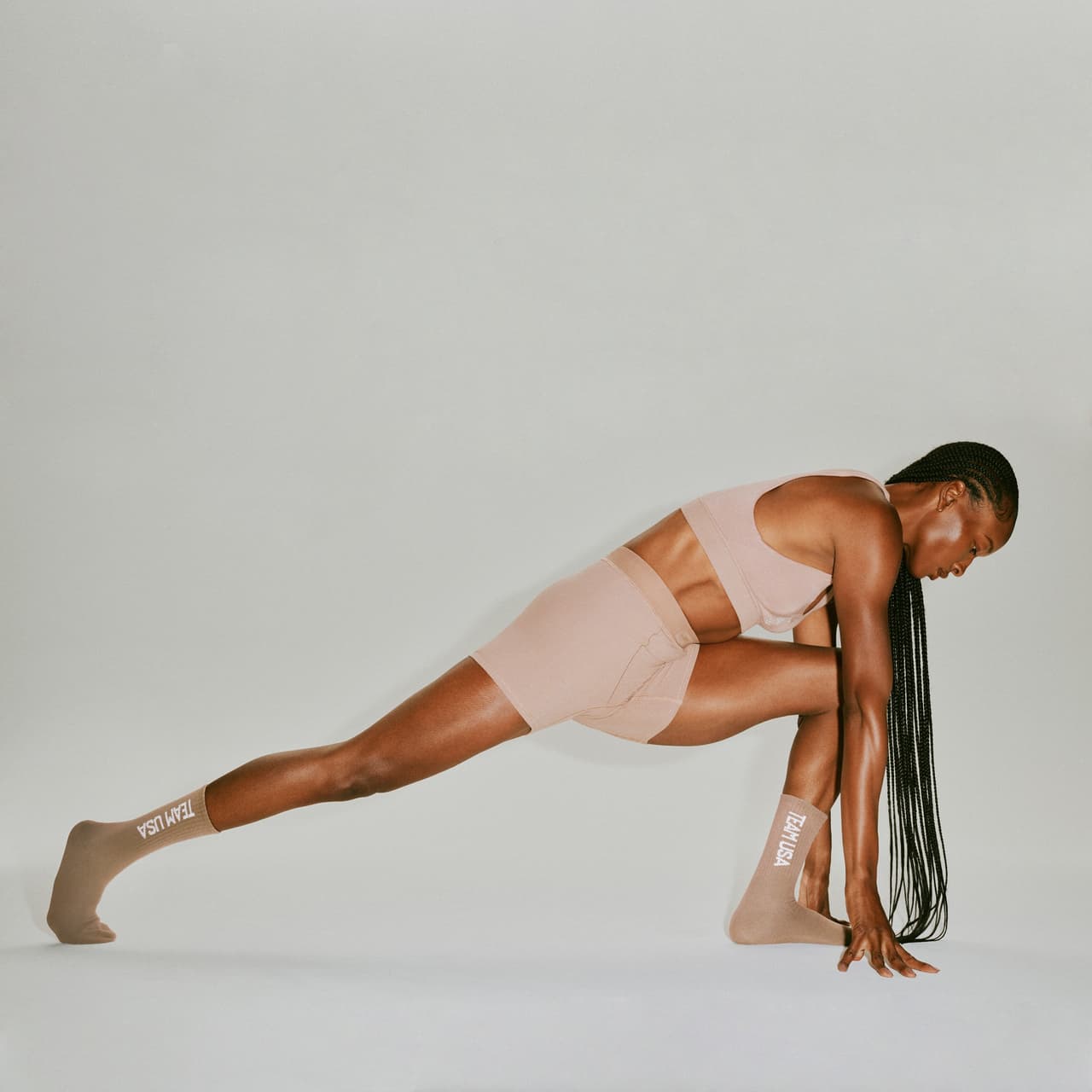 "Estamos estableciendo nuevos estándares al proporcionar soluciones para todos", se lee en el sitio de Skims.