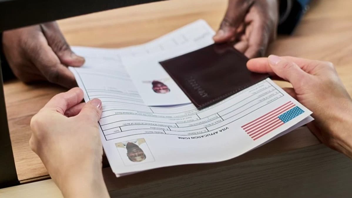 Inmigración tus Derechos: Cómo verificar las credenciales de un abogado de inmigración para evitar estafas