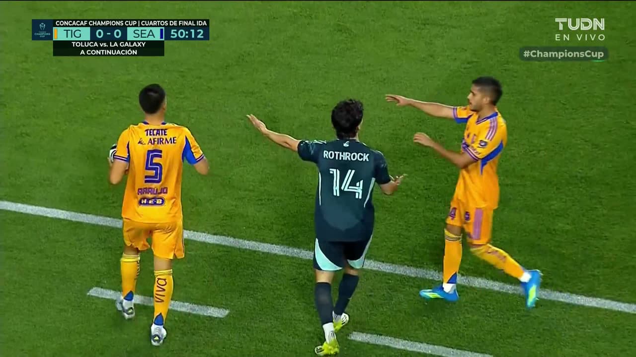 ¡GOL!  anota para Tigres. Ozziel Herrera