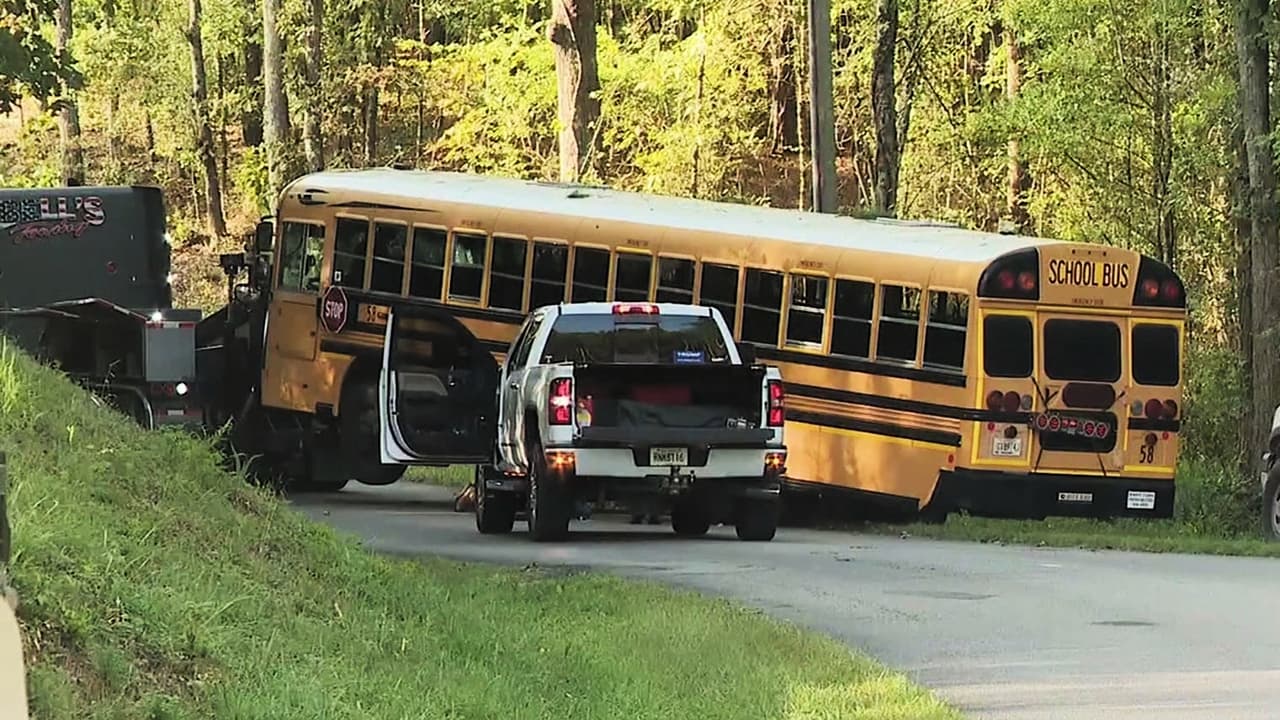 Accidente de autobús escolar en el condado de Walker deja a diez estudiantes heridos