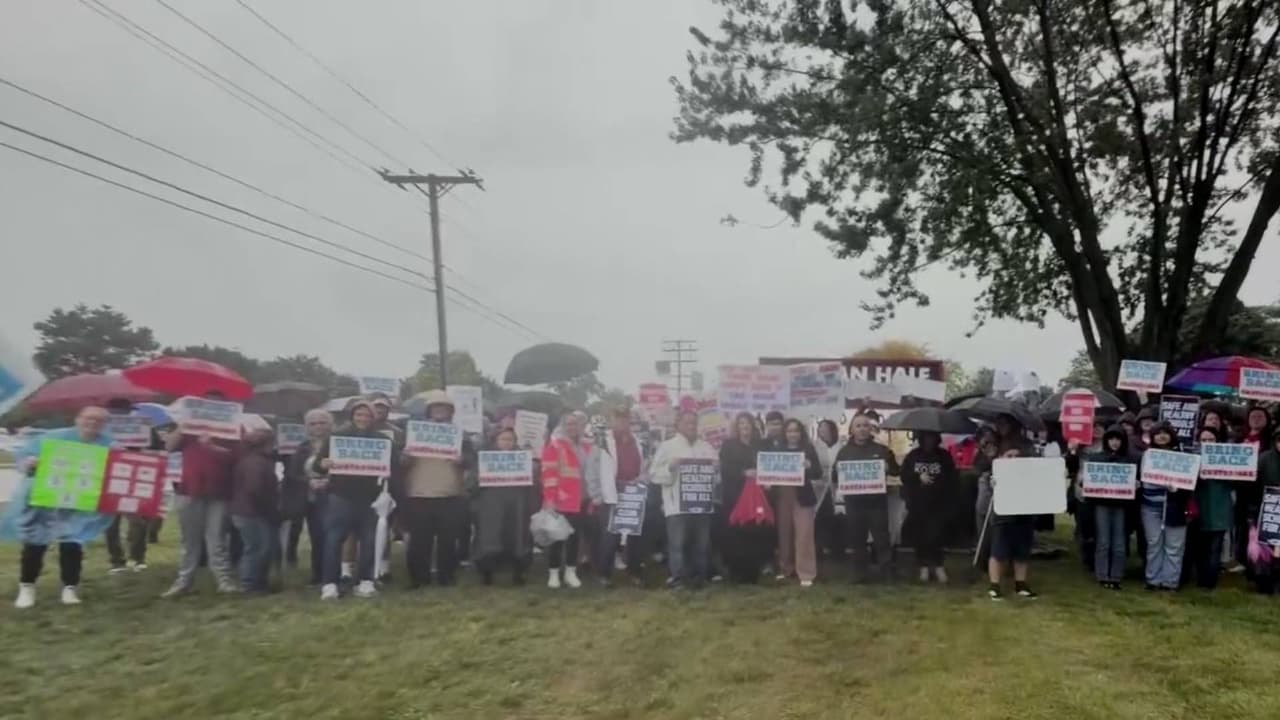 Protestan en escuelas de Blue Island por problemas de limpieza