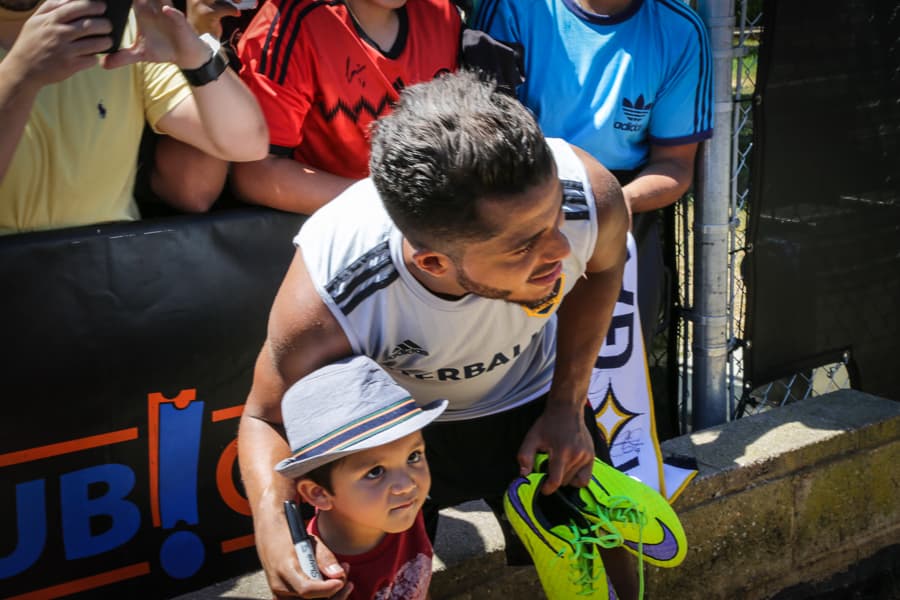 El crack mexicano "Giovani Dos Santos" fue presentado ante los medios como jugador oficial del LA Galaxy donde será su nueva casa por cuatro temporadas.