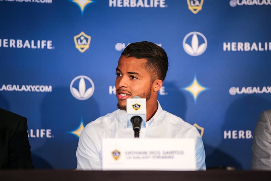 El crack mexicano "Giovani Dos Santos" fue presentado ante los medios como jugador oficial del LA Galaxy donde será su nueva casa por cuatro temporadas.