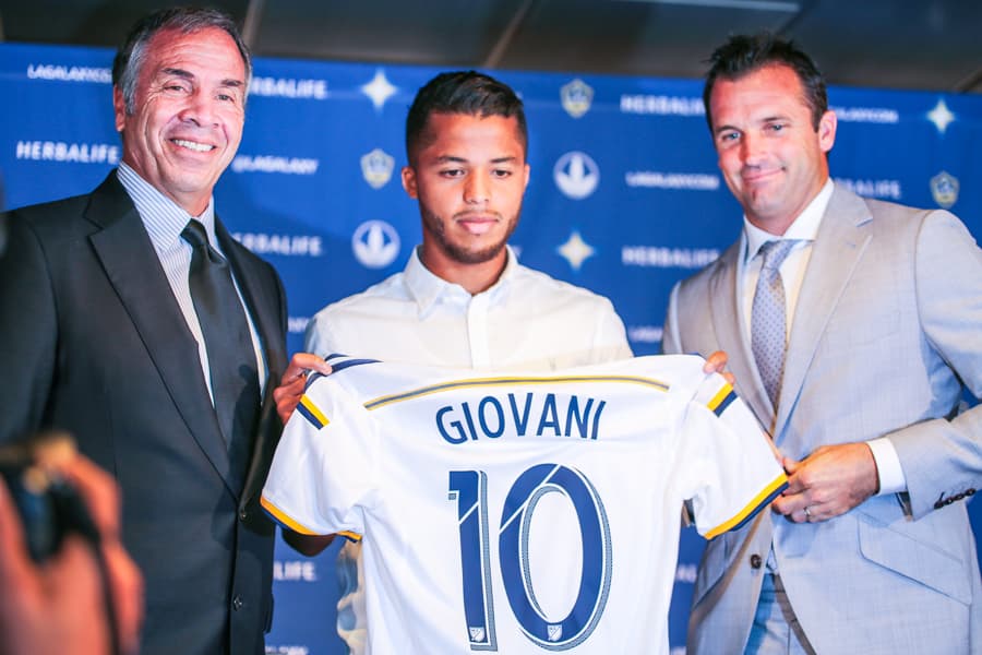 El crack mexicano "Giovani Dos Santos" fue presentado ante los medios como jugador oficial del LA Galaxy donde será su nueva casa por cuatro temporadas.