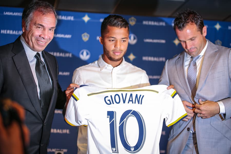 El crack mexicano "Giovani Dos Santos" fue presentado ante los medios como jugador oficial del LA Galaxy donde será su nueva casa por cuatro temporadas.
