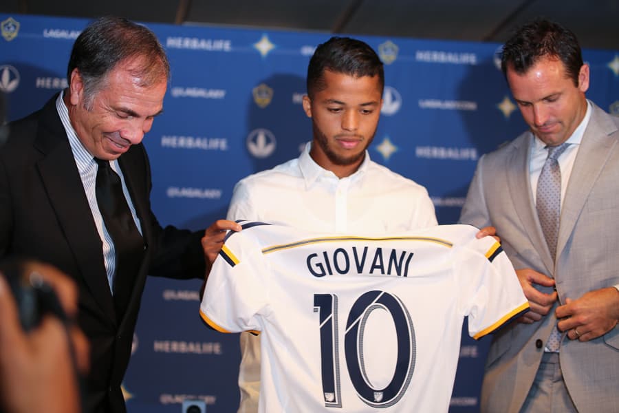 El crack mexicano "Giovani Dos Santos" fue presentado ante los medios como jugador oficial del LA Galaxy donde será su nueva casa por cuatro temporadas.