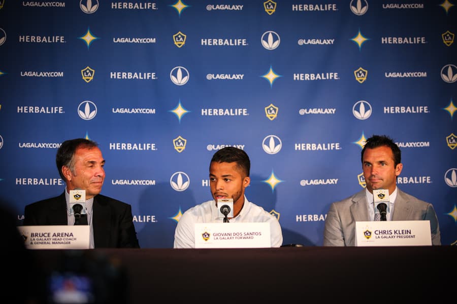 El crack mexicano "Giovani Dos Santos" fue presentado ante los medios como jugador oficial del LA Galaxy donde será su nueva casa por cuatro temporadas.