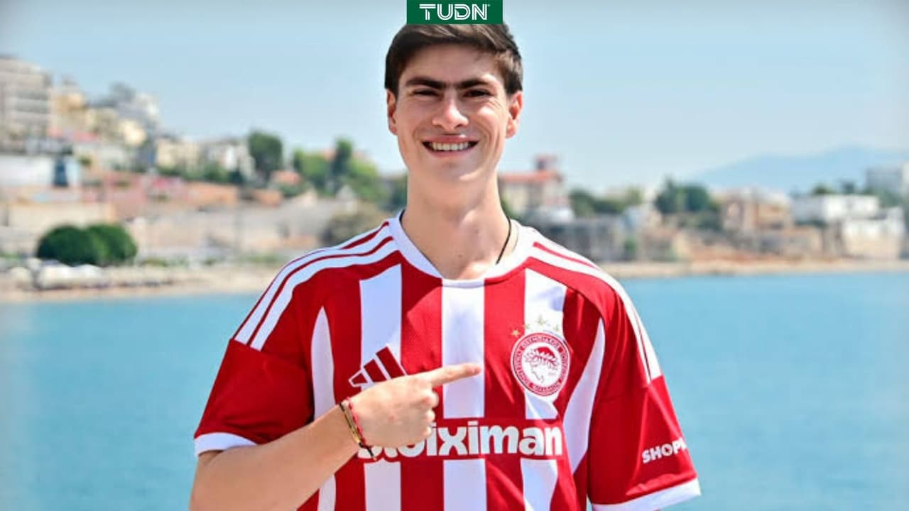 ¡Ya es ídolo! 'Hormiga' González ya es solicitado por fans de Olympiacos