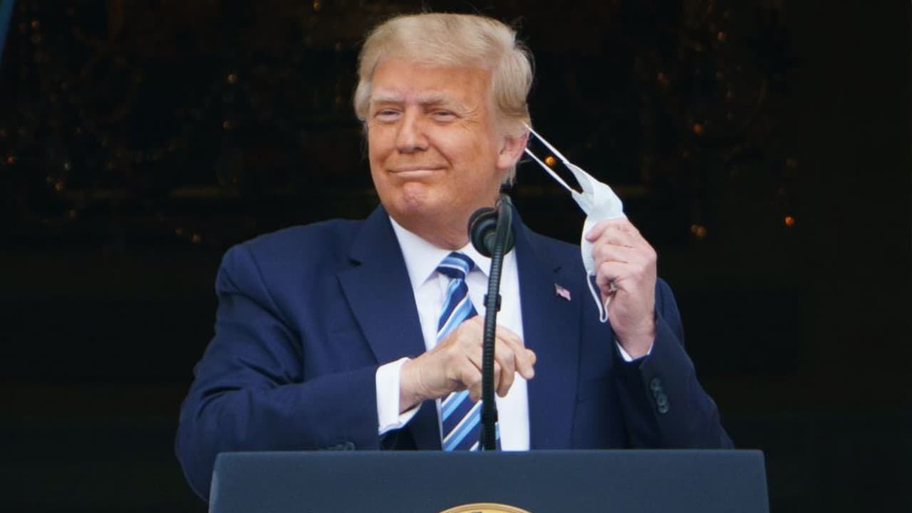 "Pienso que el presidente actualmente sí está transmitiendo la enfermedad": médico sobre estado de salud de Trump