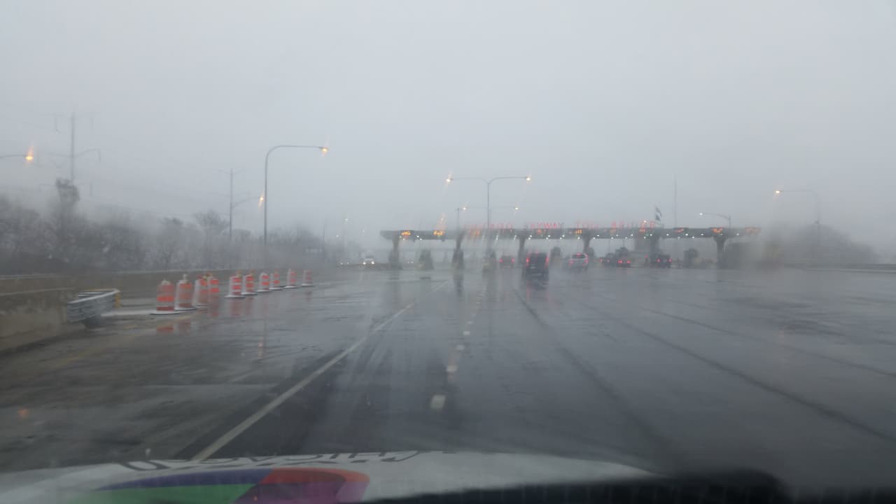 Así lucen los caminos en Indiana, condado de Lake donde hay aviso de tormenta de nieve.