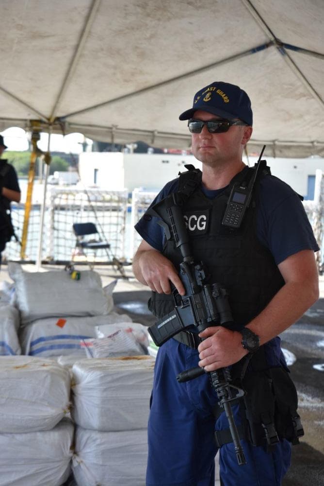 “Nos sentimos honrados de compartir un papel para ayudar a eliminar los narcóticos de las calles de los Estados Unidos y hacer justicia a quienes intentan llevar sustancias ilícitas a las costas de EEUU”, dijo el comandante Andrew Dennelly, oficial al mando de Northland.