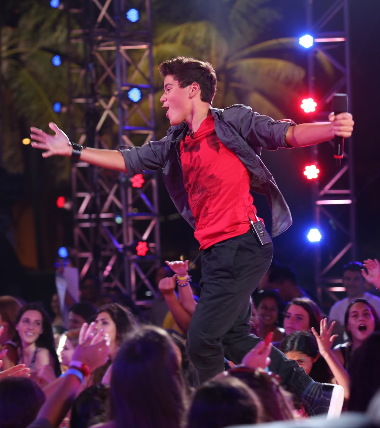 Hay otros que optaron por los colores fuertes como fue el caso de Jaime Cruz.