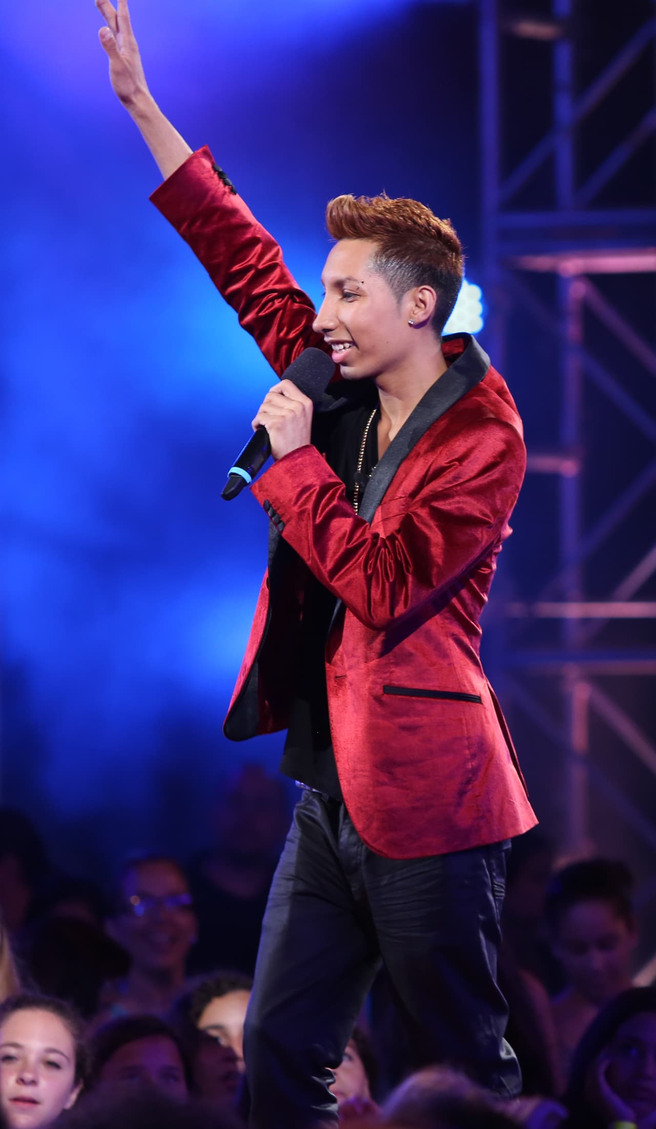 Quizás quería hacer match con su cabello.