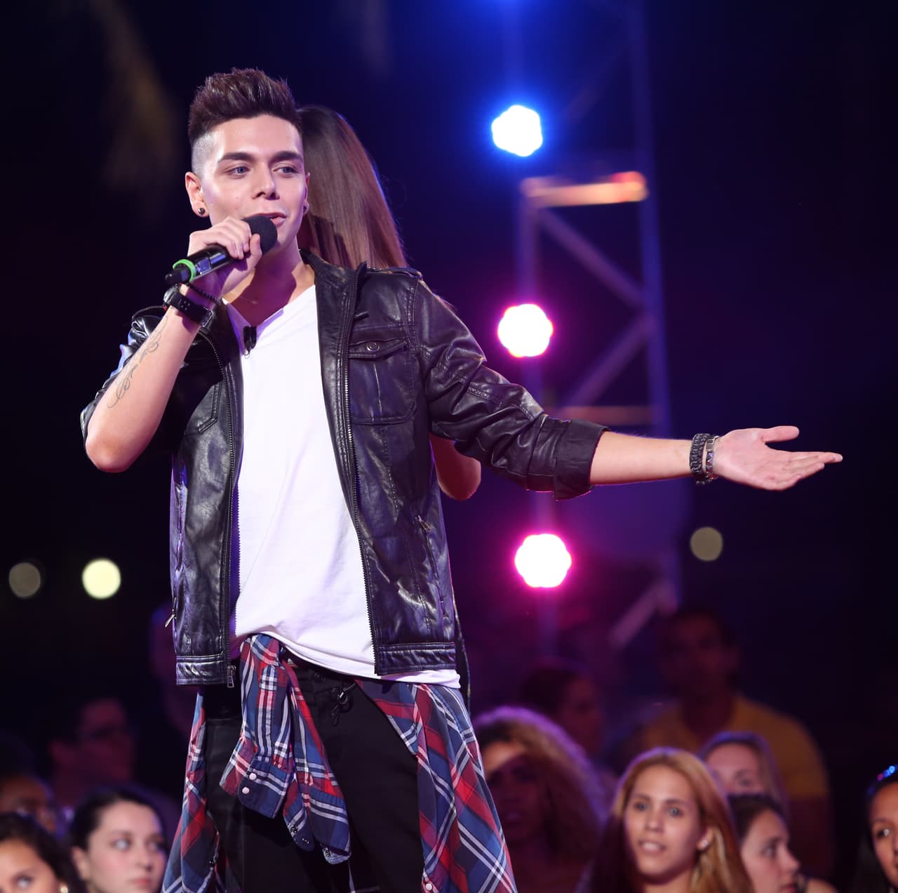 Aunque creemos que he overdid it con ese flannel shirt.