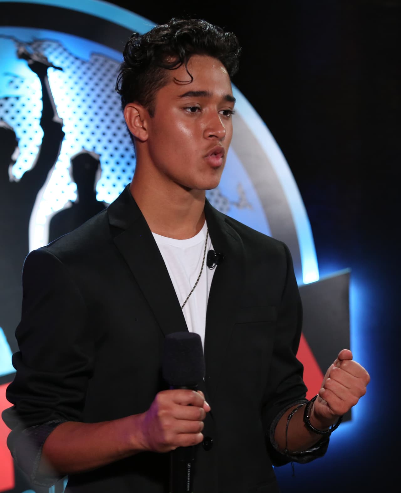 Algo tiene este chico que nos enloquece.