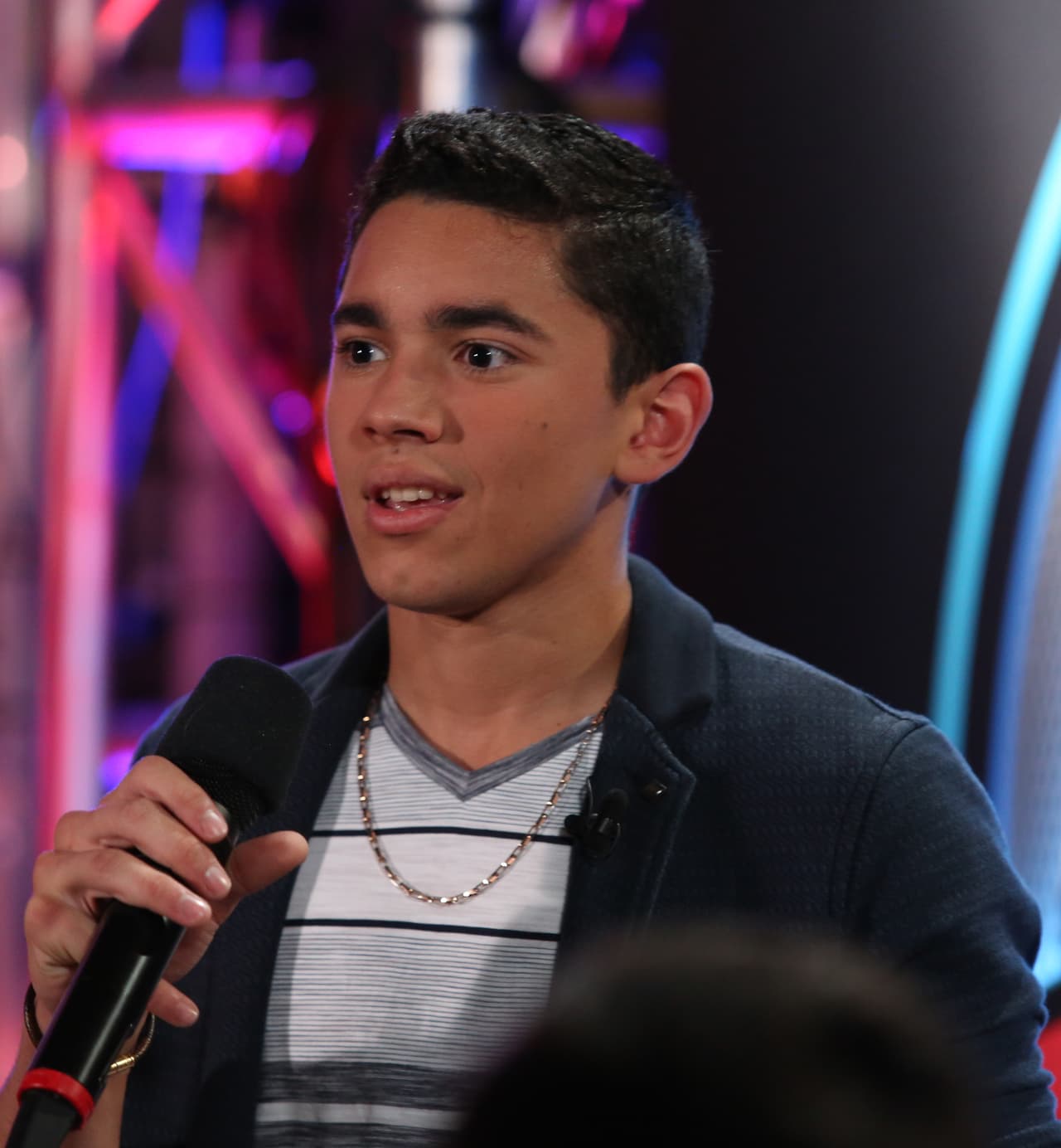 Un estilo proper y elegante. Todo un ladies man.