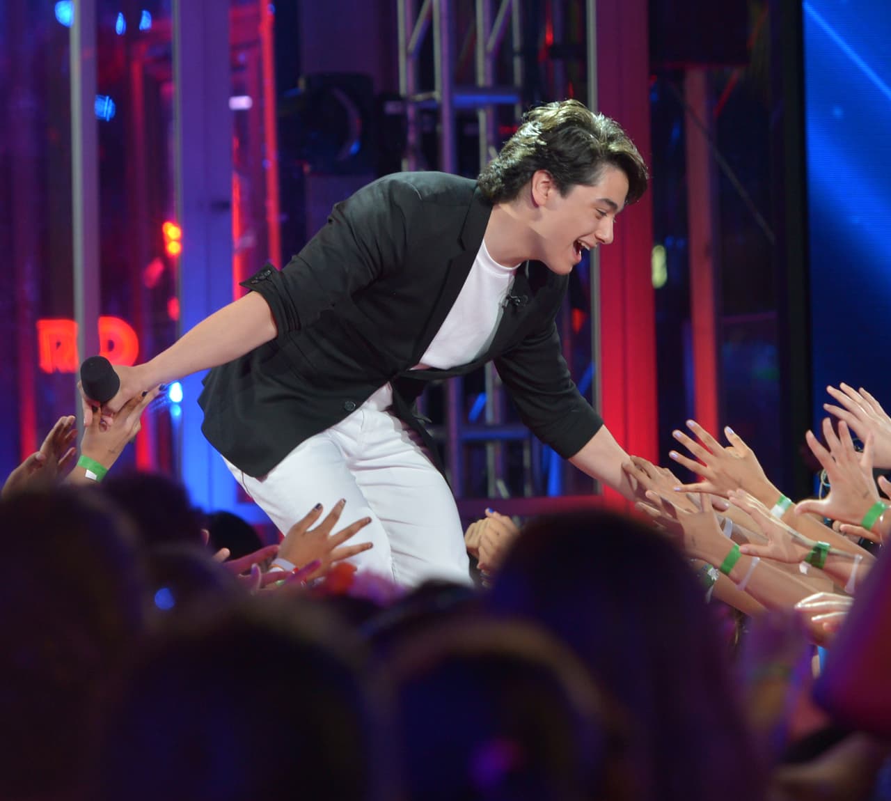 Aunque su look fue un poco ochentoso, a las chicas les encantó.