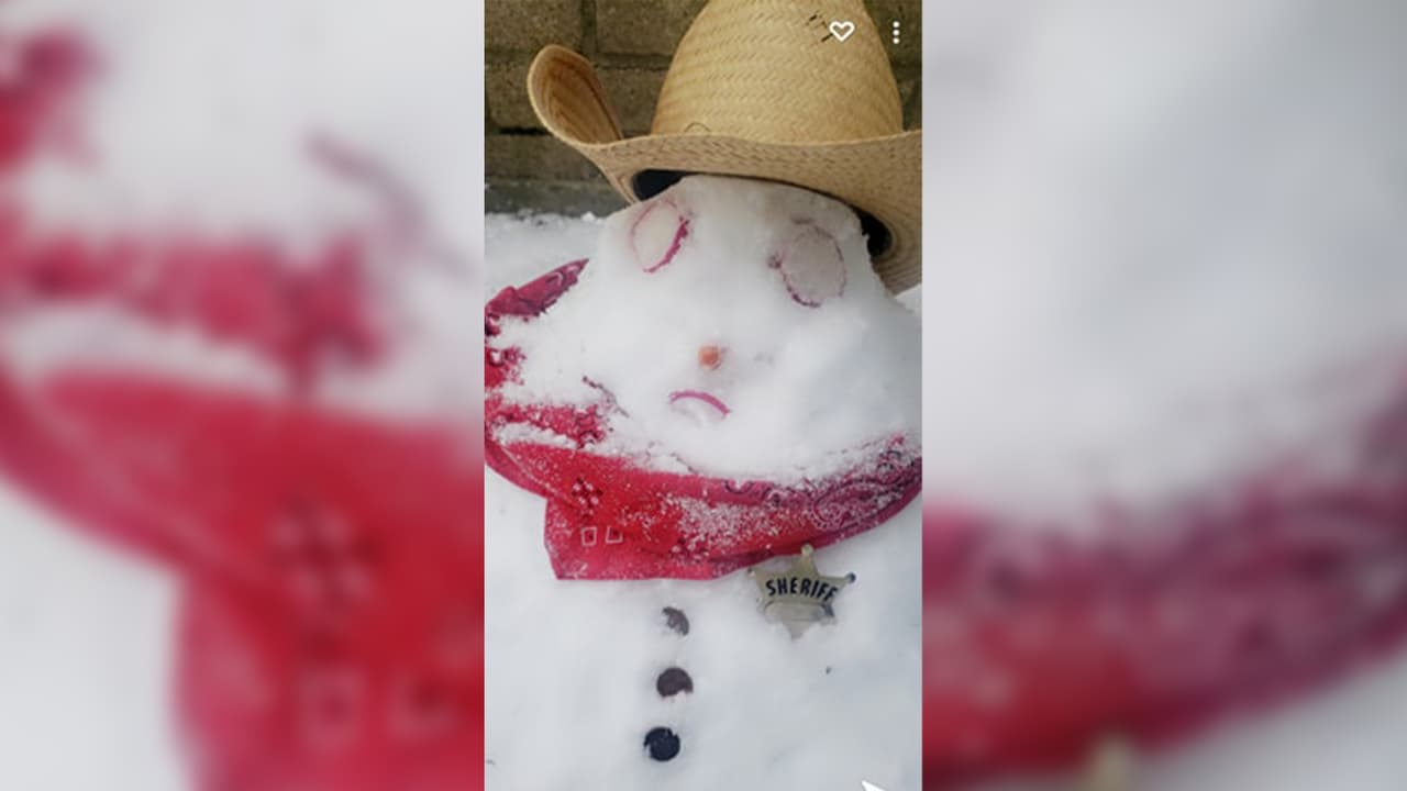 Ana Vásquez hizo este muñeco de nieve al estilo sheriff.