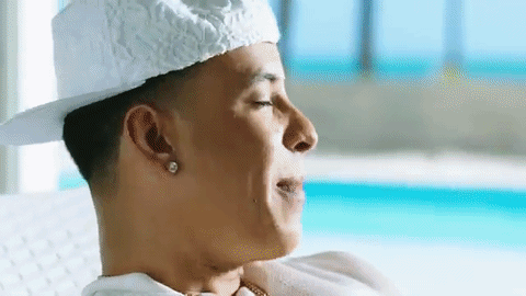 Otras duetos que ha hecho Daddy Yankee son: ‘Mamacita’ ft. Pharrell Williams hace algunos añitos; también encontramos ‘En la cama’ ft.. Nicky Jam; o ‘Llegamos a la disco’ ft. De La Ghetto, Ñengo Flow, Arcangel, Farruko, Baby Rasta & Gringo, Kendo Kaponi & Alex Kyza.