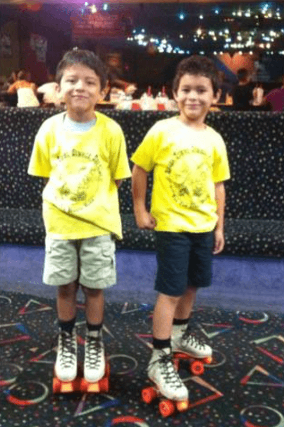 <b><a href="http://www.rollertowne.com " target="_blank">Roller Towne, Visalia:</a></b> Esta pista de patinaje es toda una aventura para la familia, y no te preocupes si no sabes patinar, la pista de patinaje sobre ruedas ofrece lecciones para todas las edades.