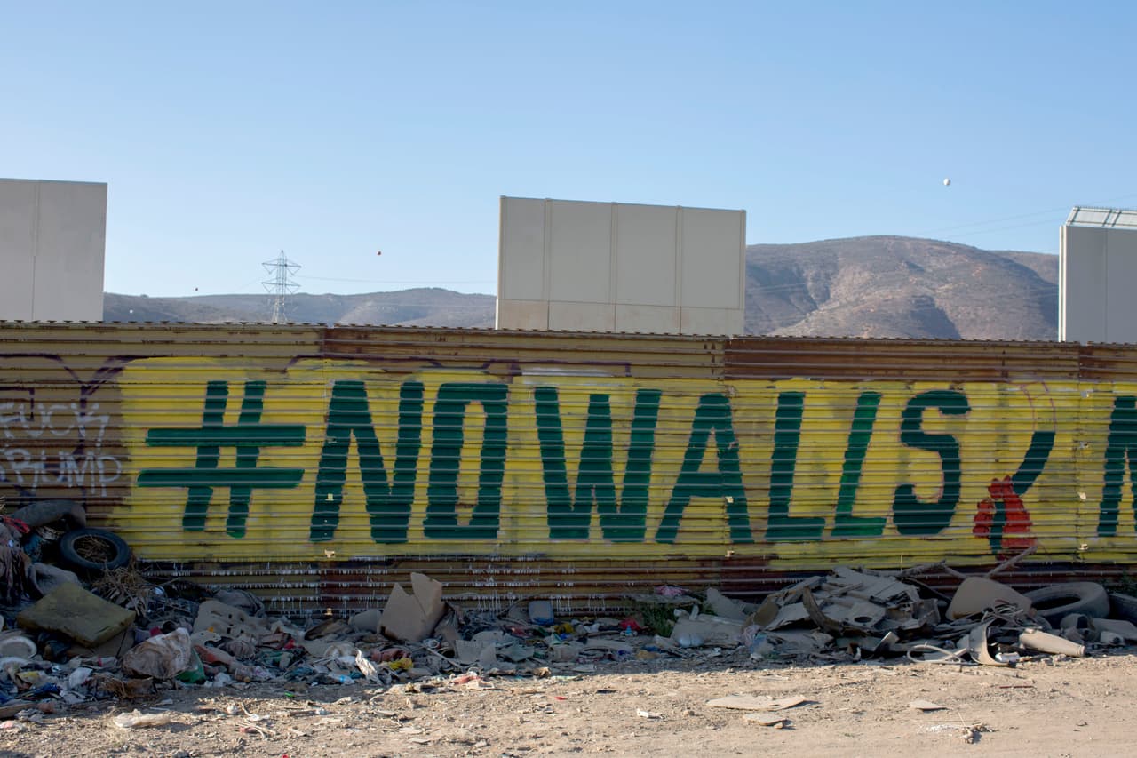 Uno de ellos podría ser la nueva barrera que separe a EEUU de México. Aunque desde lugares como este, en Tijuana, la gente cree más en los puentes de acercamiento con sus vecinos de Estados Unidos que en los muros de separación.