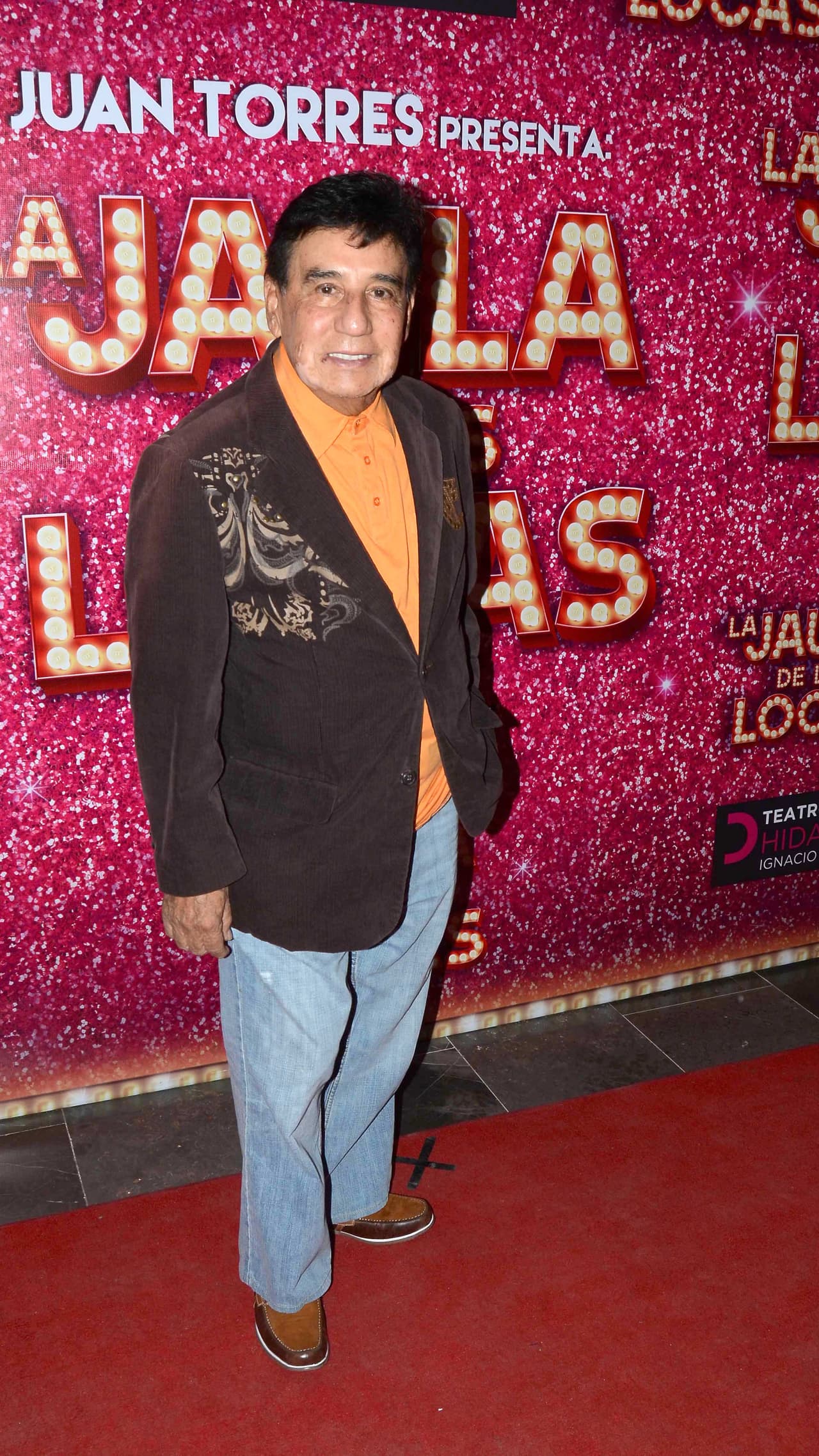 Benito explicó que el tío de la actriz Daniela Castro, regresó al nosocomio porque tiene una infección: "Lo están tratando de sacar adelante de una infección que no encuentran, ese es todo el maldito problema".
<br>