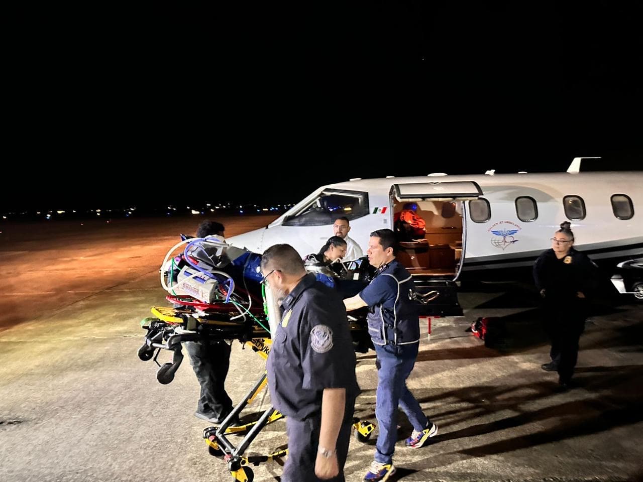 Jazlyn se encuentra acompañada por su mamá, la señora 
<b>Jazmin</b>.