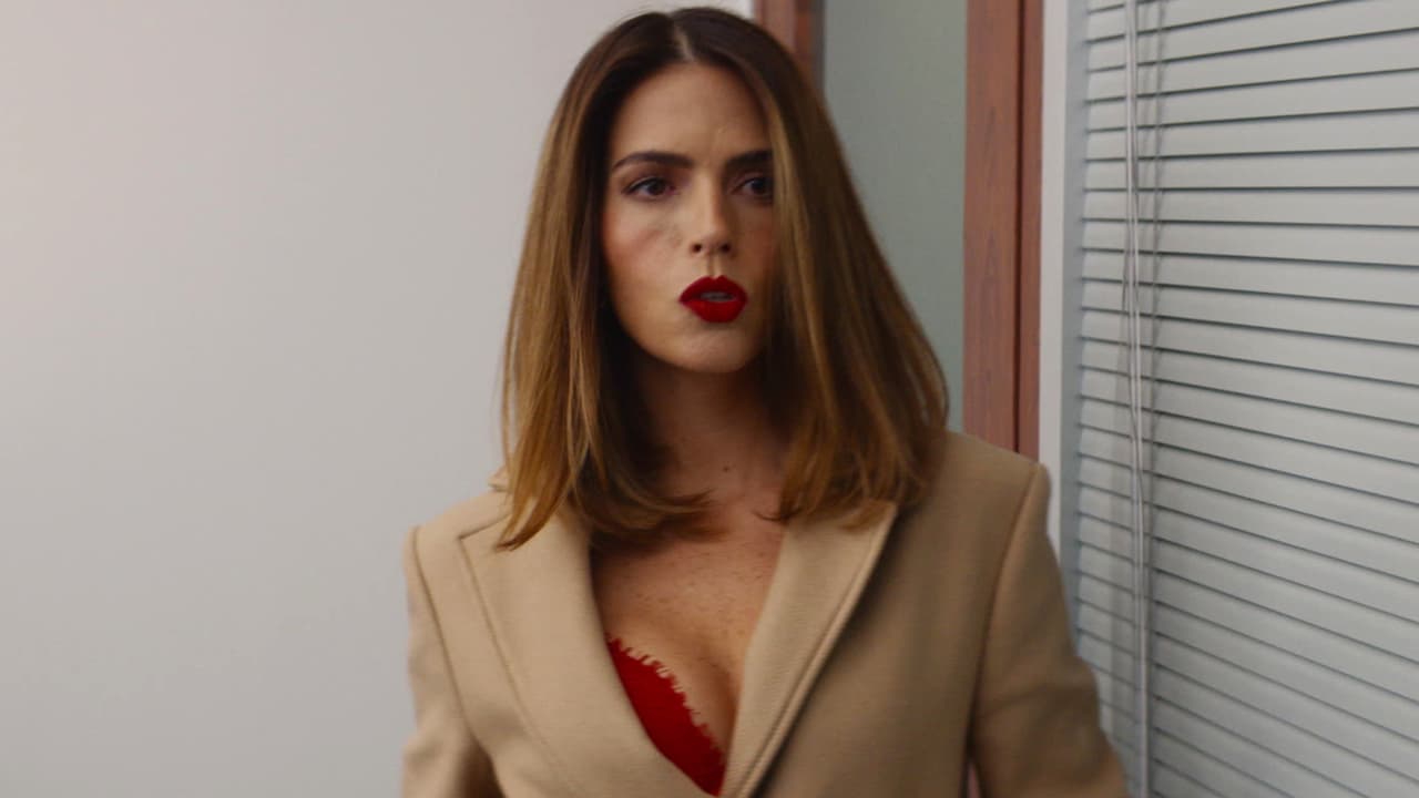 Un Buen Divorcio: Mónica intenta ser 'espontánea' con David en la oficina y la sorprendida será ella