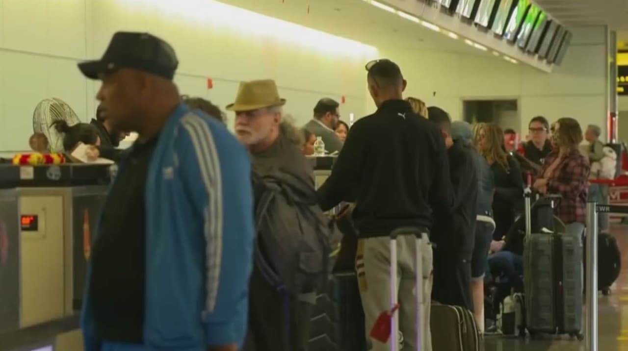 Precios de vuelos suben 20% por el alto costo del combustible ante conflicto con Irán