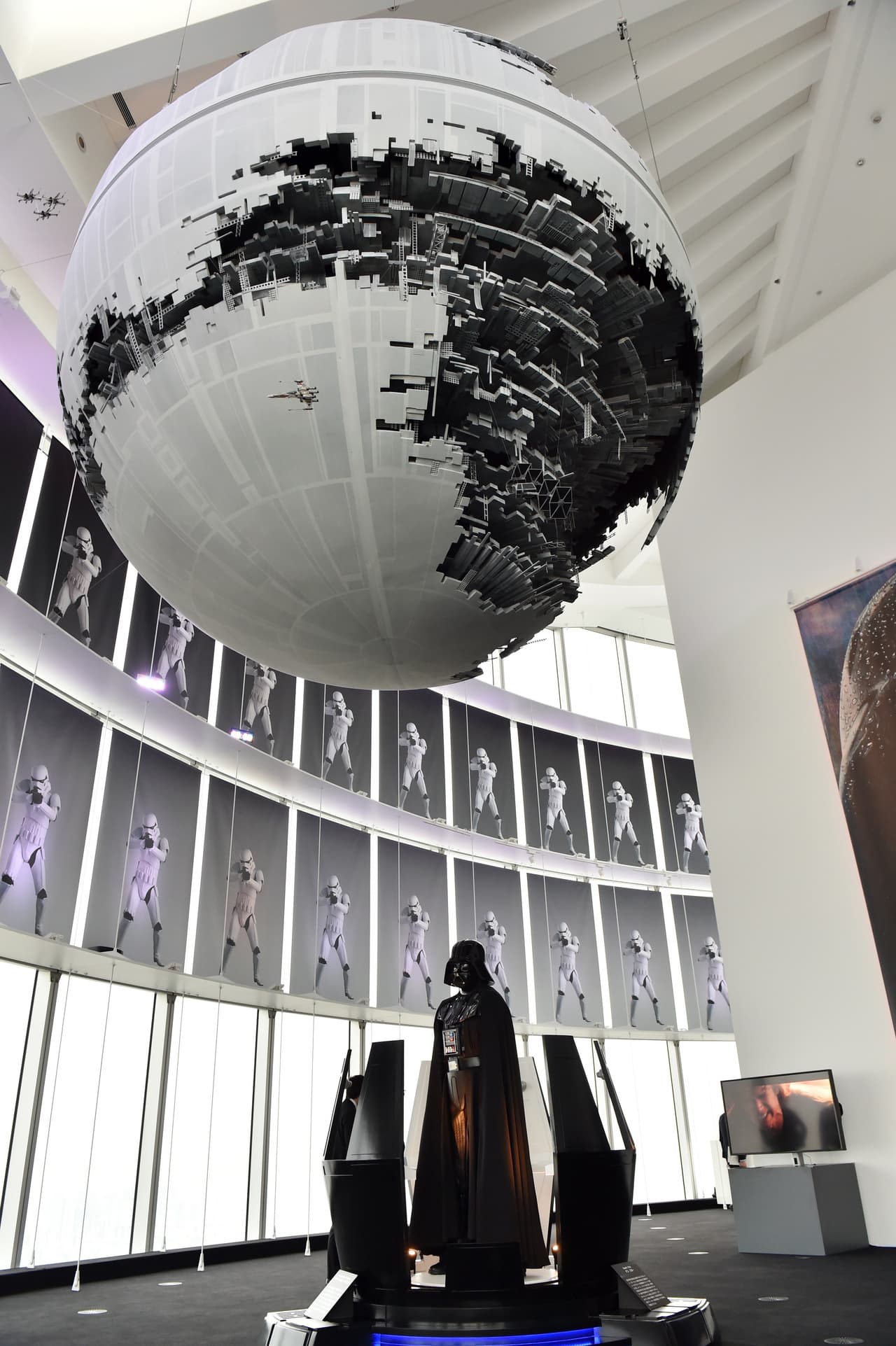 La historia es basada 30 años después de "The Battle of Endor" una guerra que culminó en el último capítulo.