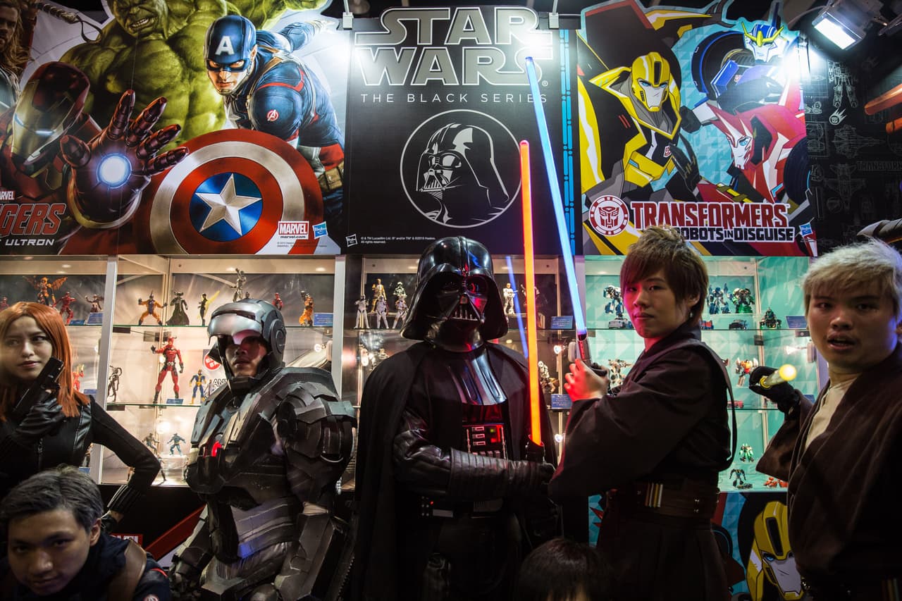 En el segundo tráiler de la película se escucha la voz de Skywalker, aunque no lo vemos en la toma.