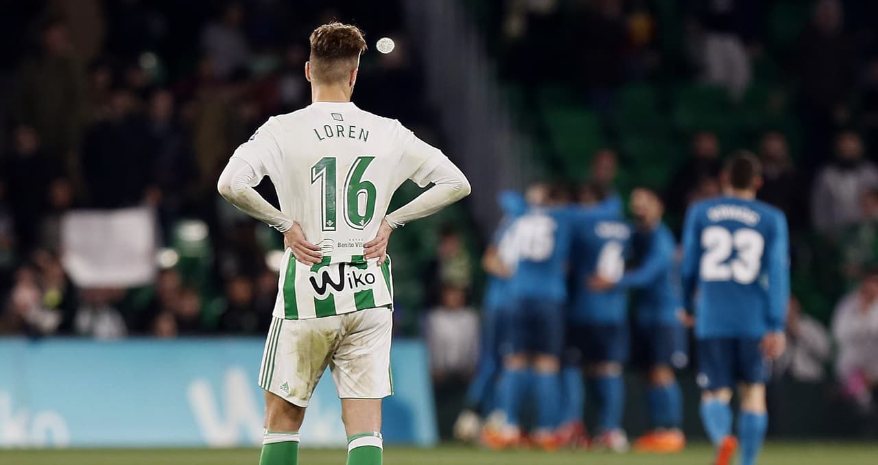 El puntillazo lo puso Karim Benzema en el minuto 90 para que el Madrid llegue a 48 puntos y se cuelgue de la tercera posición en la tabla de clasificación.