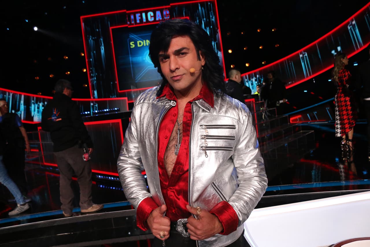 Con todo y sus locuras Albertano luce muy guapo domingo a domingo.