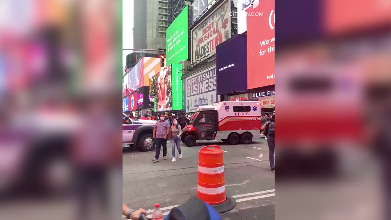 Policía dice que ho hubo un tiroteo en Times Square, se cayó una maceta y una barricada