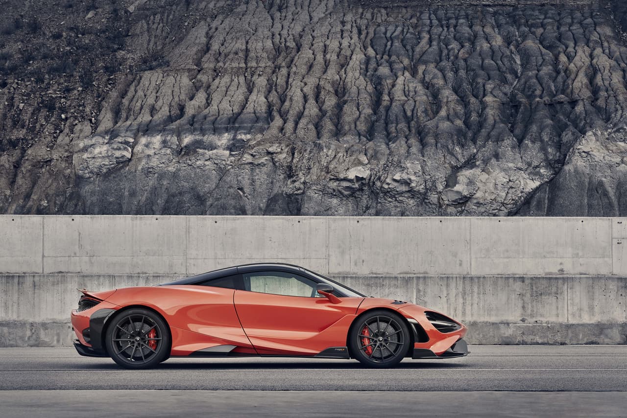 Este carro consiguió aumentar el ‘downforce’ en 25% frente al 
<b><u><a href="https://www.univision.com/carros/pruebas-de-manejo/prueba-mclaren-720s-2019-el-supercarro-perfecto">McLaren 720S</a></u></b>.