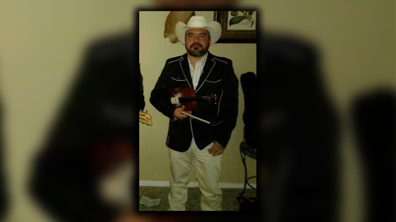 Divulgan fotografías del hispano horas antes de ser hallado quemado y con un disparo