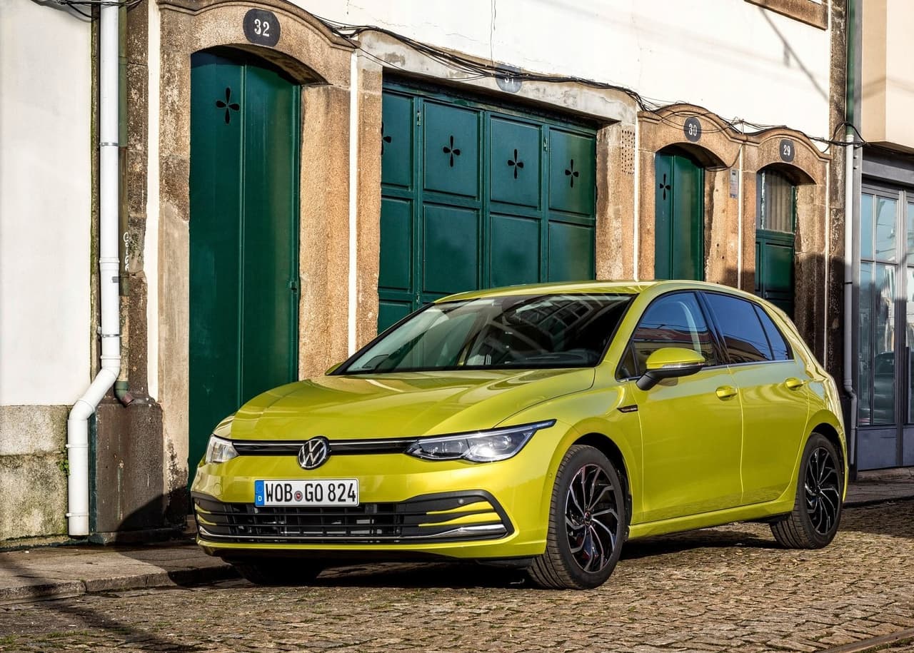 <h3 class="cms-H3-H3"><b>9. Volkswagen Golf 2020</b></h3>
<br>
<ul>
 <li>Precio promedio: $24,515</li>
 <li>Descuento promedio en dólares: $2,746</li>
 <li>Descuento promedio en porcentaje: 11%</li>
</ul>