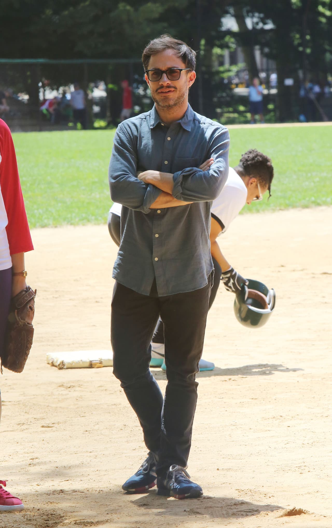 Aprovechando la grabación de su programa, el mexicano se divierte con sus pequeñines.