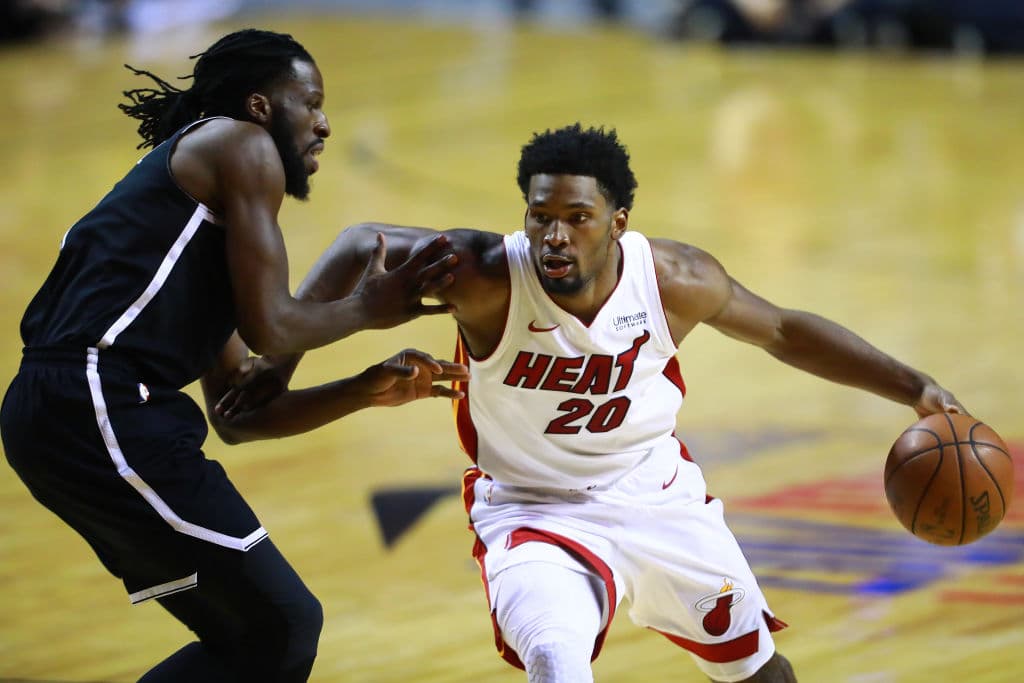 El partido se mantuvo cerrado hasta el inicio del último periodo, cuando el Heat tomó una ventaja de 10 puntos, misma que ya no perdería.