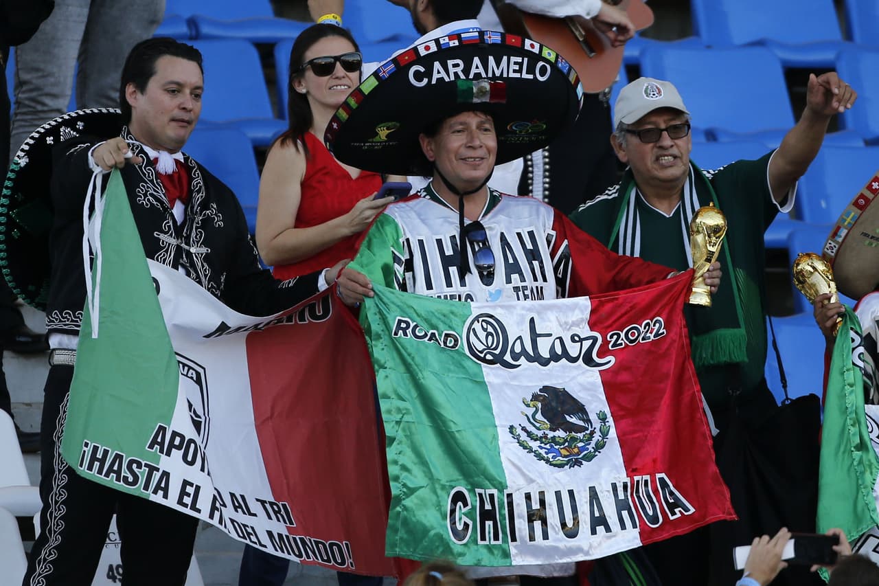 Los mexicanos y argentinos armaron su propia fiesta en el estadio Malvinas en Mendoza, con todo el colorido del segundo amistoso entre ambas selecciones en esta fecha FIFA.