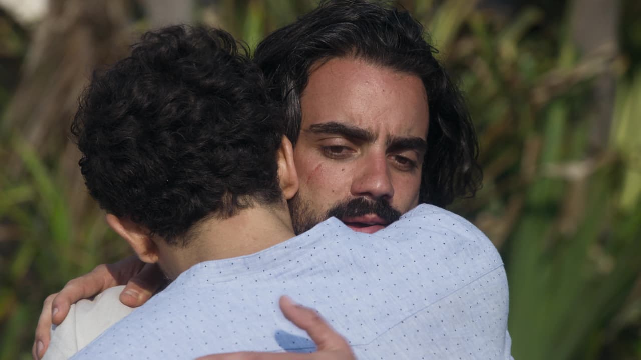 "Lo trabajé con mucho cuidado porque es un rol completamente distinto a mí, 
<b>es mi antítesis total</b>", señaló el actor, quien en su carrera como cantante tiene sencillos como 
<b><a href="https://www.youtube.com/watch?v=qu3enMq_wkc" target="_blank">'Luna llena'</a></b>.