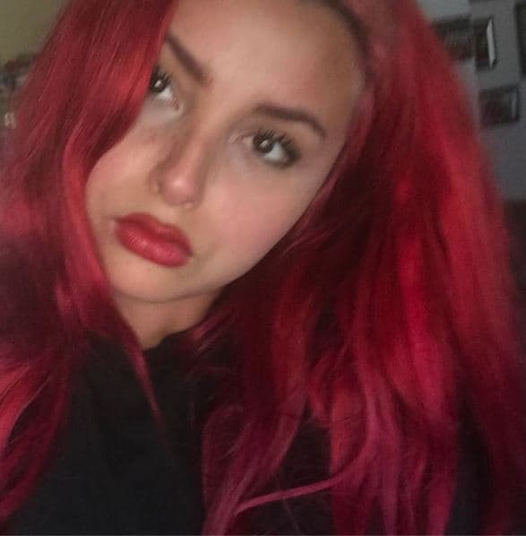 "Cuando estaba en quinto grado, los profesores eran horribles conmigo. No me aceptaban, querían que hiciera las cosas de una manera determinada. [Yo] era una distracción y un problema, y estaba arruinando el aprendizaje de otros niños, en opinión de ellos, porque estaba siendo yo misma", relató Luna a EFE.