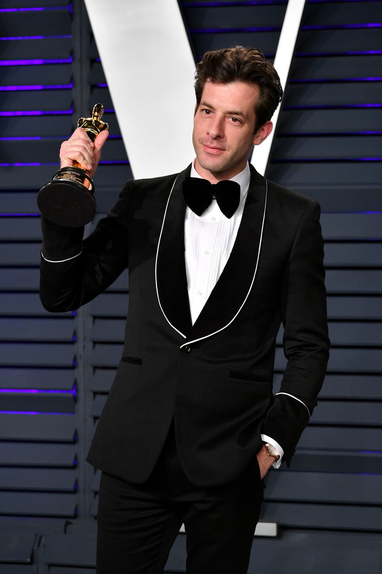 De acuerdo al diario británico, cuatro meses después de separarse de su esposa, comenzó a salir con la cantante neoyorquina Samantha Urbani.