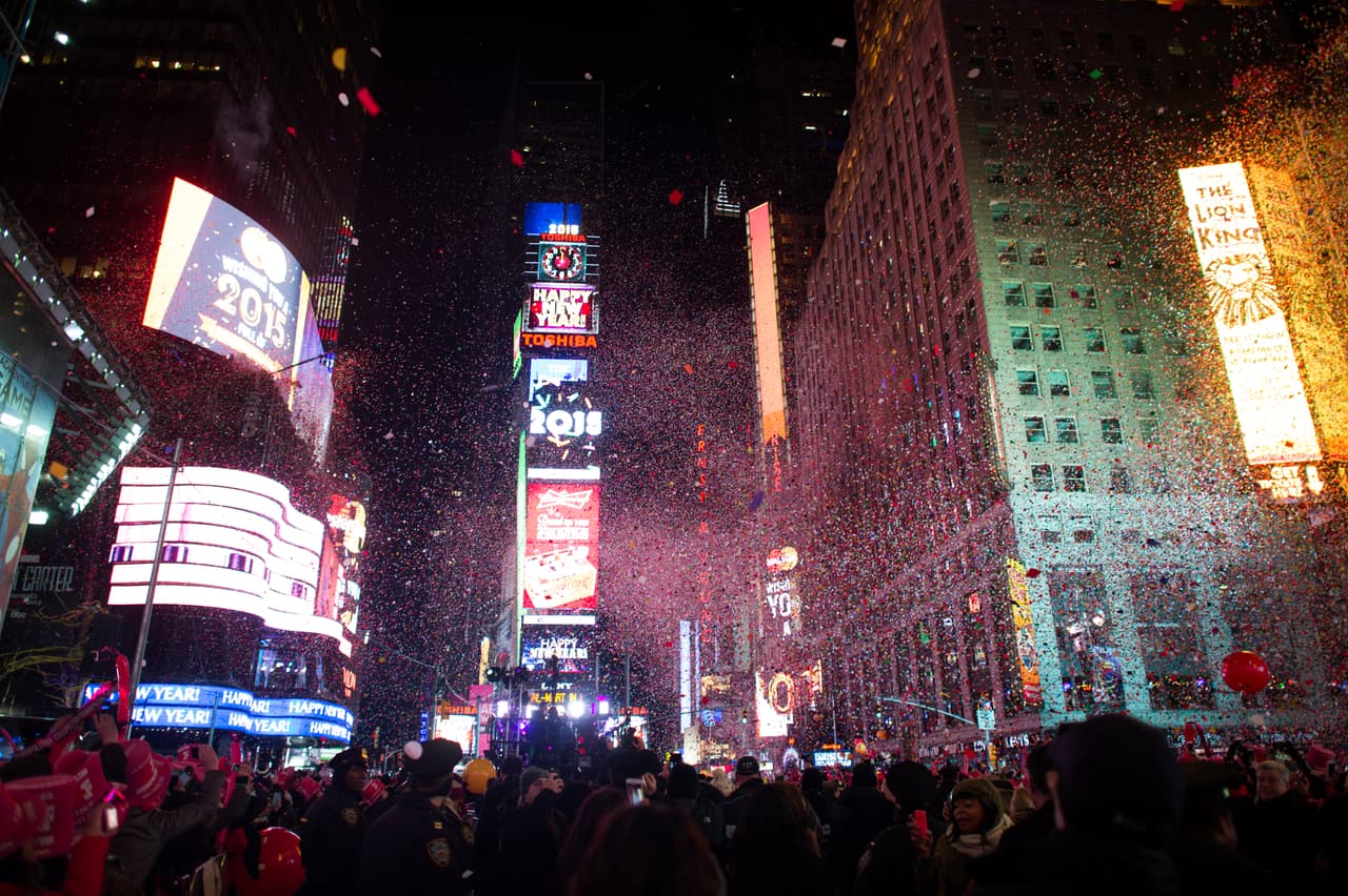Diciembre 31: 
<b>Caída de la bola de cristal durante la noche de Año Nuevo en Times Square</b>. Sin lugar a dudas uno de los más icónicos eventos en la ciudad de Nueva York por navidad.