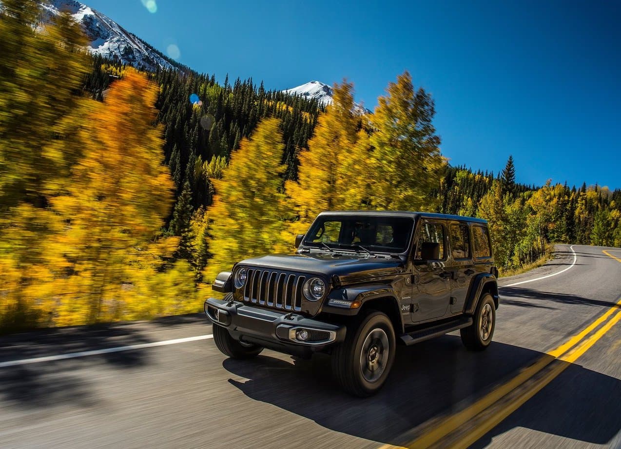 <b>5. Jeep Wrangler Unlimited</b>
<br>
<br>Porcentaje de dueños con al menos una multa por exceso de velocidad: 15.35%
<br>Precio base: $31,545
<br>Potencia: 285 HP
<br>
<br>En la imagen un Jeep Wrangler Unlimited 2018.