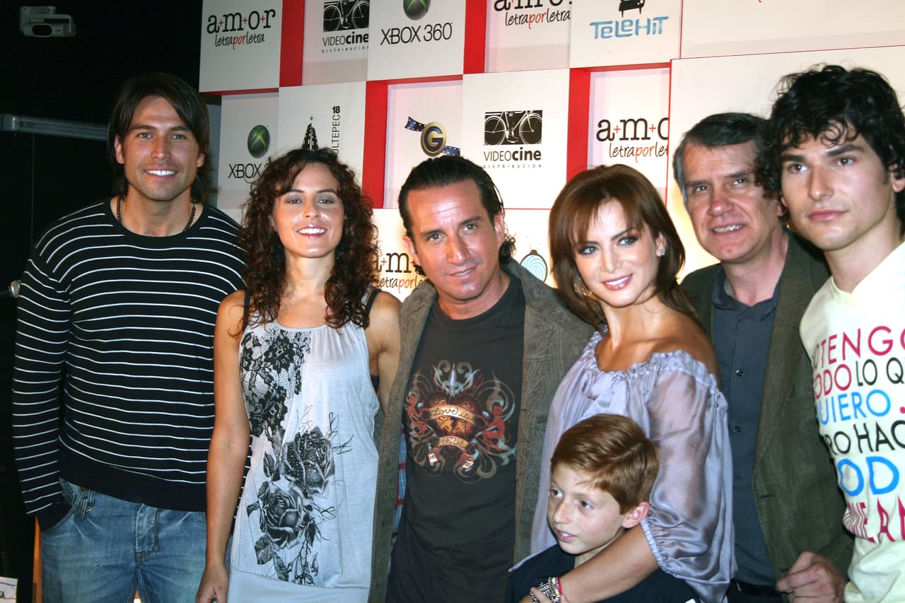 En 2008 obtuvo un papel en la película mexicana 'Amor letra por letra', en la que interpretó a Gaspar y compartió créditos con Silvia Navarro, Alan Estrada, Plutarco Haza y Rafael Amaya.