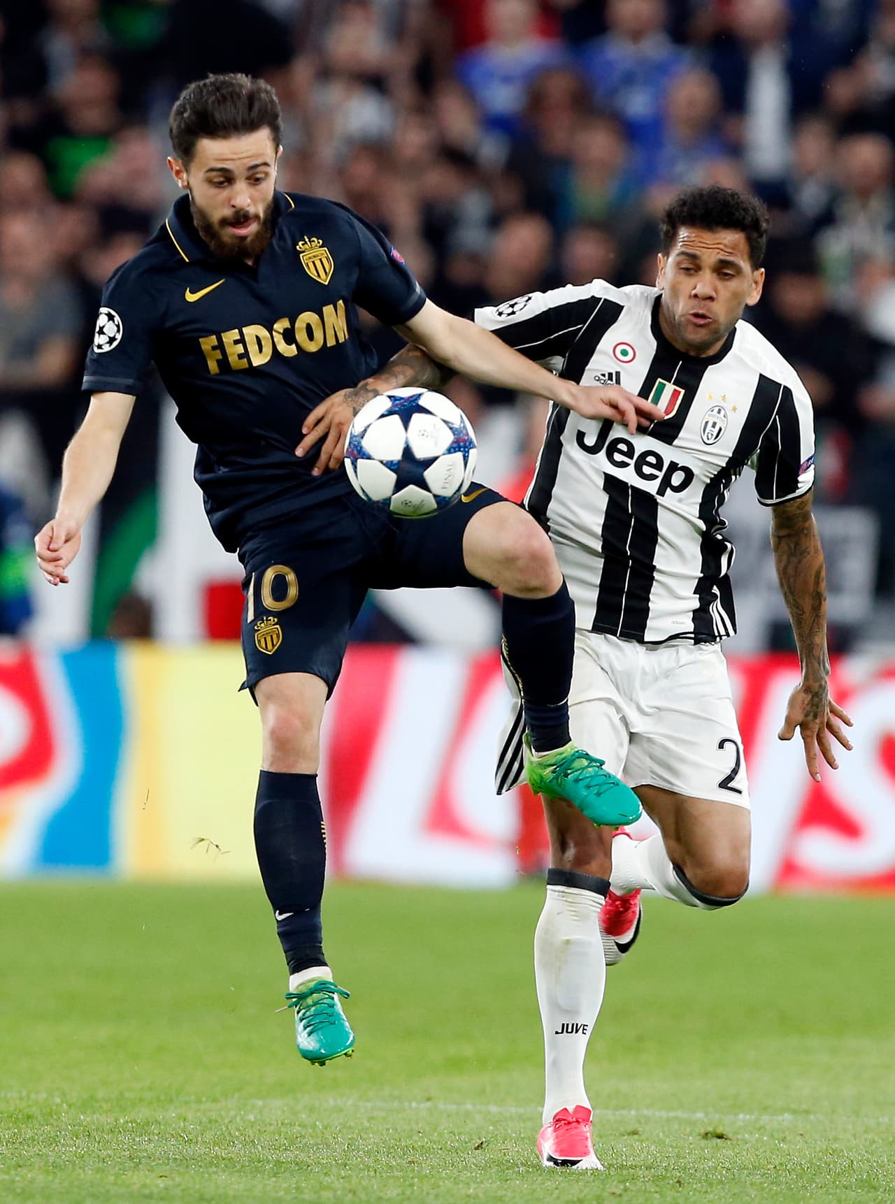 Quien poco se mostró, por lo menos en la primera mitad, fue el portugués Bernardo Silva de quien se esperaba un mayor protagonismo juntándose con Falcao, Mbappe y Moutinho en busca de espacios en la defensa de la 'Juve'.