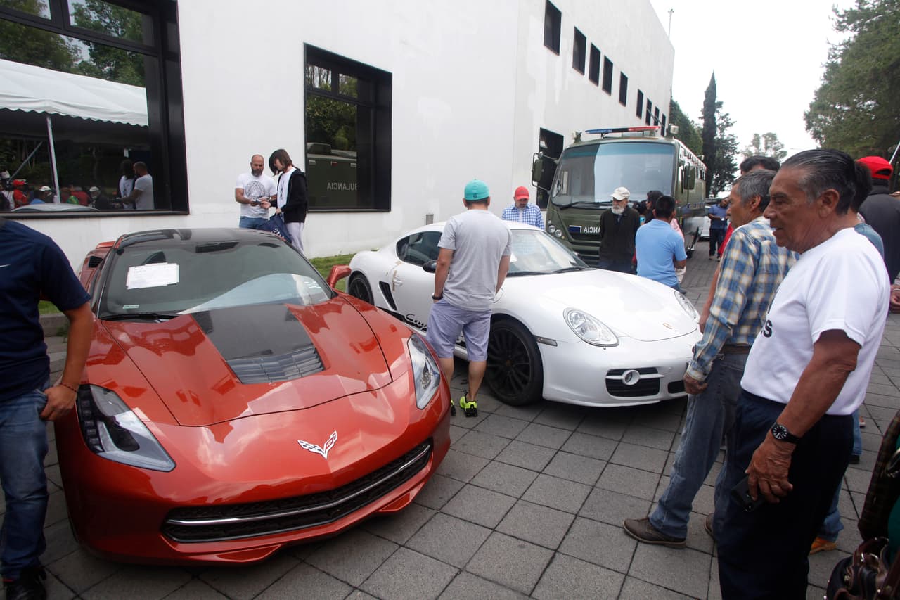 <b>Chevrolet Corvette Stingray 2015</b>
<br>Precio original: US $59,000
<br>Precio de subasta: US $18,065 (MX $347,400)