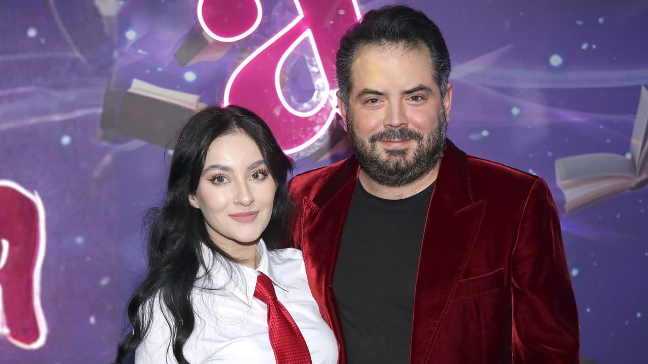 José Eduardo Derbez rompe el silencio y dice si está o no separado de Paola Dalay